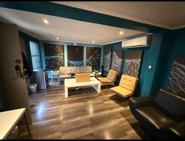 850M² OFFICE FOR SALE IN FERNDALE